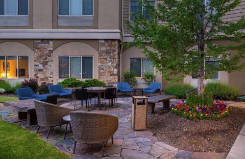 Southern Crossing Hotel | Hilton Garden Inn Bend