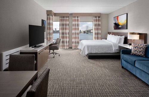 Camden Hotel | Hilton Garden Inn Camden Waterfront Philadelphia