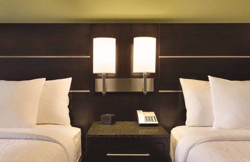 Deco Hotel | Hilton Garden Inn Houston NW/Willowbrook