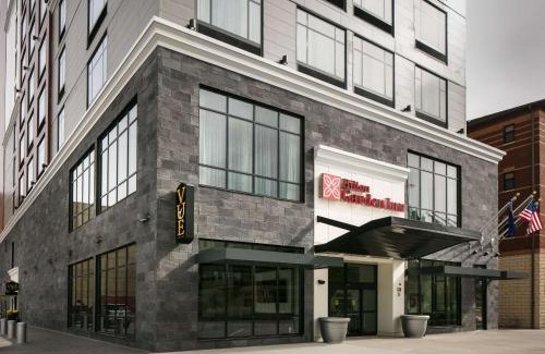 Iowa City Hotel | Hilton Garden Inn Iowa City Downtown University