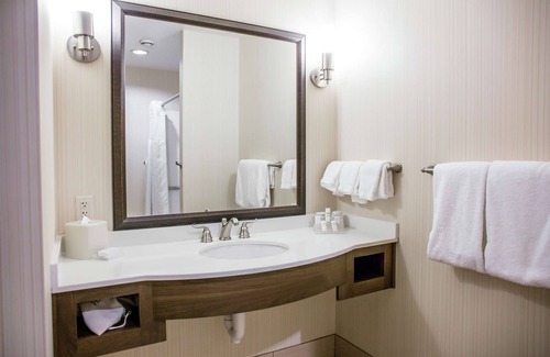 East Town Hotel | Hilton Garden Inn Milwaukee Downtown