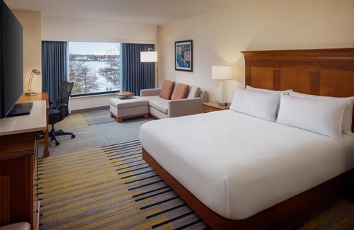 Old Port Hotel | Hilton Garden Inn Portland Downtown Waterfront