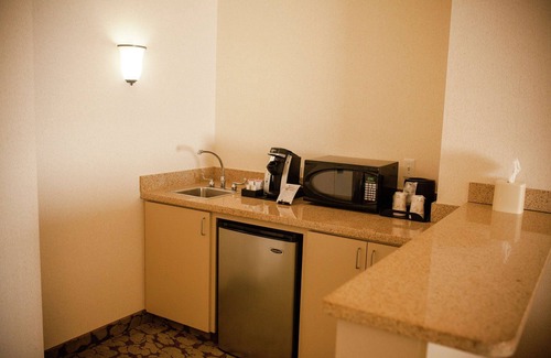 South Bechelli Hotel | Hilton Garden Inn Redding