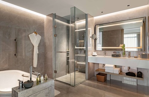 Shajing Hotel | Hilton Garden Inn Shenzhen World Exhibition & Convention Center