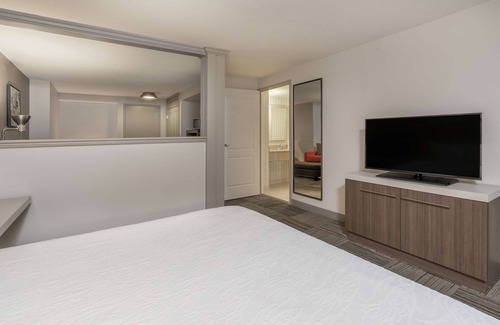 East Syracuse Hotel | Hilton Garden Inn Syracuse