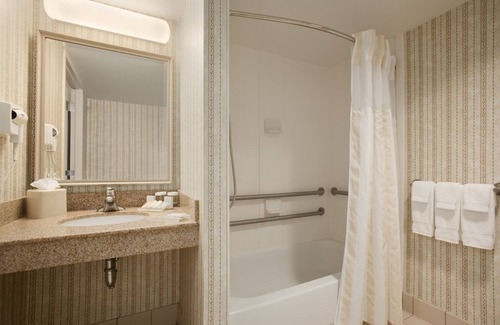 East Syracuse Hotel | Hilton Garden Inn Syracuse