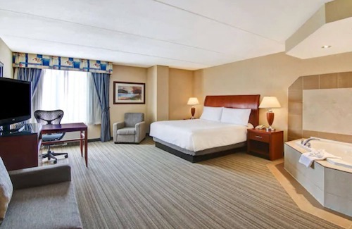 Burlington Hotel | Hilton Garden Inn Toronto/Burlington