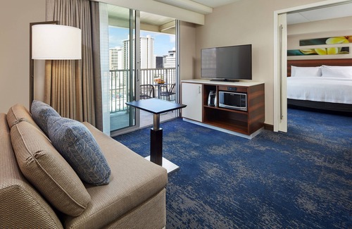 Waikiki Hotel | Hilton Garden Inn Waikiki Beach