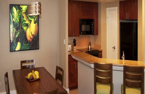 Waikiki Villa | Hilton Hawaiian Village, Lagoon Tower by HGVC 1 bedroom