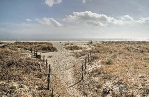Folly Field Apartamento | Hilton Head Condo with Pool Bar Walk to Beach!