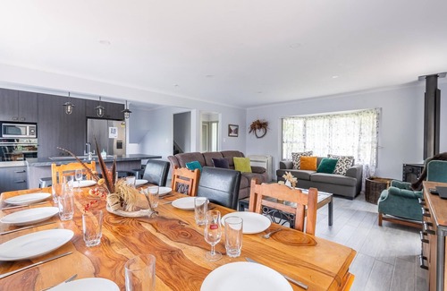 Lynmore Casa | Hilton Holiday | Lynmore Location with Spa Pool