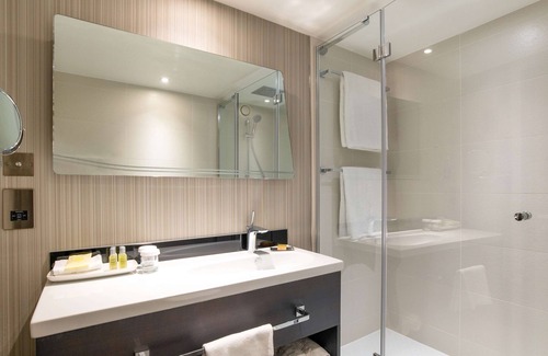 Heathrow Villages Hotel | Hilton London Heathrow Airport Hotel