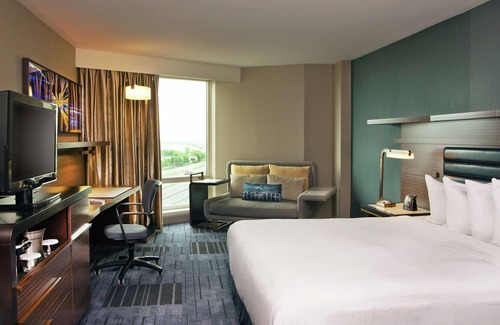 Elizabeth Hotel | Hilton Newark Airport