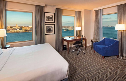 Society Hill Hotel | Hilton Philadelphia at Penn's Landing