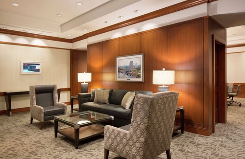 Society Hill Hotel | Hilton Philadelphia at Penn's Landing