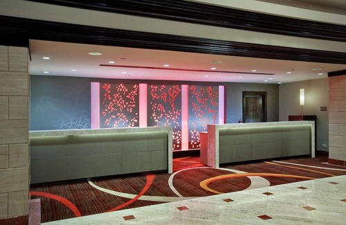 Rosemont Hotel | Hilton Rosemont Chicago O'Hare