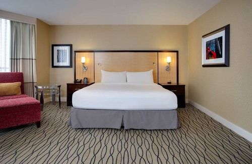 Rosemont Hotel | Hilton Rosemont Chicago O'Hare