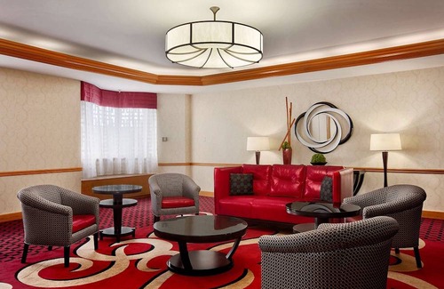 Rosemont Hotel | Hilton Rosemont Chicago O'Hare