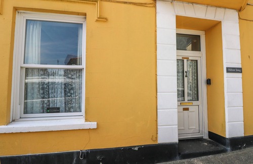 Tenby Cabaña | Hilton Snug
