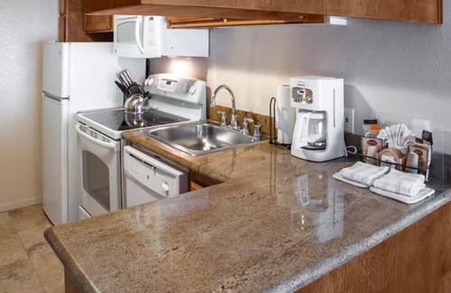Avila Beach Complejo | Hilton Vacation Club San Luis Bay - 1 BR King Ste plus with balcony, 2 bathrooms