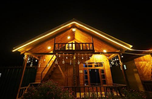 Banjar Chalet De Esquí | Himalayan Cedar Nest