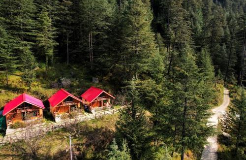 Banjar Chalet De Esquí | Himalayan Cedar Nest