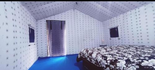 Tehri Range Complejo | Himalayan Holidays Camp & Resort near Surkanda Devi