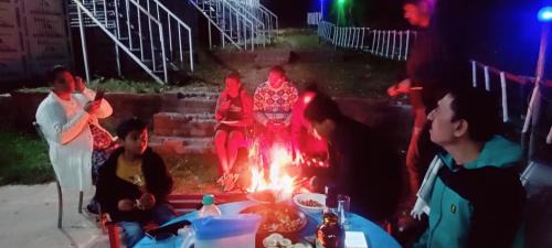Tehri Range Complejo | Himalayan Holidays Camp & Resort near Surkanda Devi