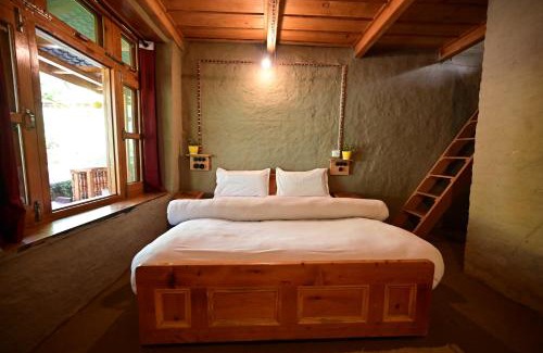 Kullu Casa | Himalayan Mud Resort