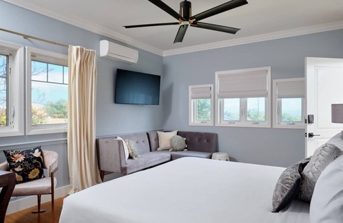 Wailuku Cama Y Desayuno | Hinano Suite - Historic charm | Chef's breakfast