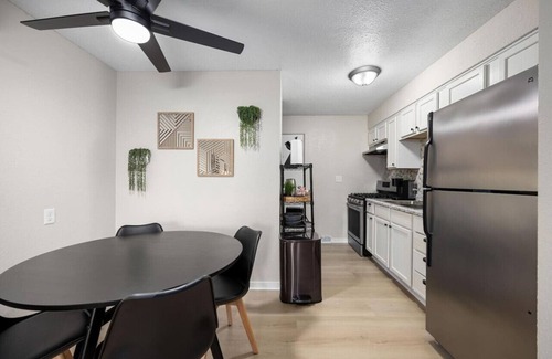 Peoria Heights Casa | Hines Haven | Unit 2 - Perfect BNB for YOU!