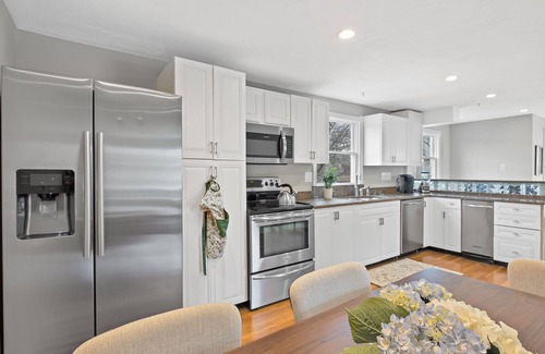 Kenberma Casa | Ocean Views & Private Yard in Spacious Designer Home. Perfect for Large Families
