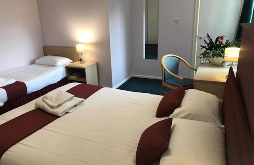 Headingley Hotel | Hinsley Hall