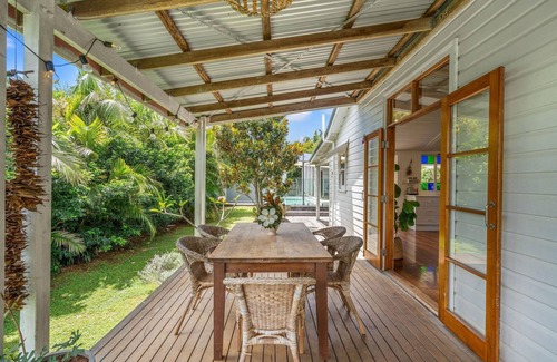 Lennox Head Casa | Hinterland Views - Pet Friendly - Charming Pet Friendly Queenslander with Pool