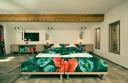Lech am Arlberg Hotel | Hinterwies – Ski In/Lodge/Dine