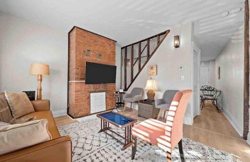 Lawrenceville Casa | Hip and Bright Lawerenceville 2 Bed Easy Parking