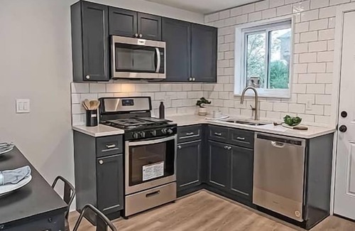Lawrenceville Condominio | Hip & Bright 2BR Lawrenceville Home -Easy Parking