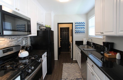 Altadena Casa | HIP CHARM & COMFORT EN ALTADENA 1985