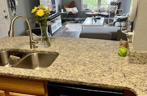 Tampa Apartamento | Hip Condo EZ Access to All!