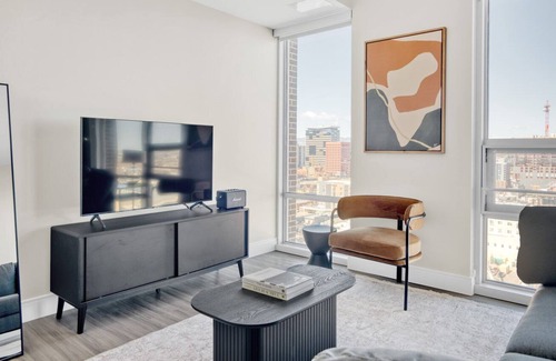 Five Points Apartamento | Hip Five Points 1BR w/ Pool & Gym, 1 mile to Coors Field, by Blueground