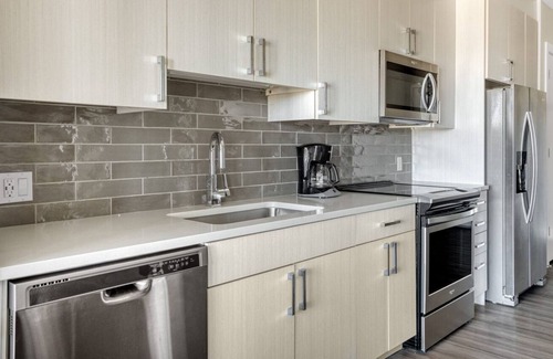 Five Points Apartamento | Hip Five Points 1BR w/ Pool & Gym, 1 mile to Coors Field, by Blueground