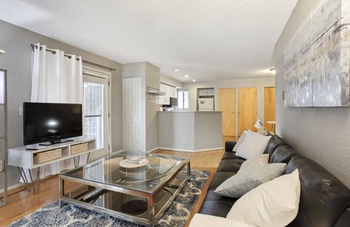 Speer Condominio | Hip Historic Baker Area Condo - Individual Garage Parking Included!