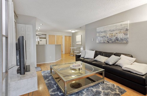 Speer Condominio | Hip Historic Baker Area Condo - Individual Garage Parking Included!