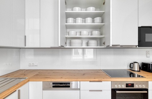 Neubau Apartamento | Hip Innere Stadt 3BR w/ Elevator, Best Location in Vienna, by Blueground