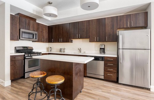 Mountain View Apartamento | Hip Mountain View 2BR w/ Gym & Spa, nr Tech Companies, by Blueground