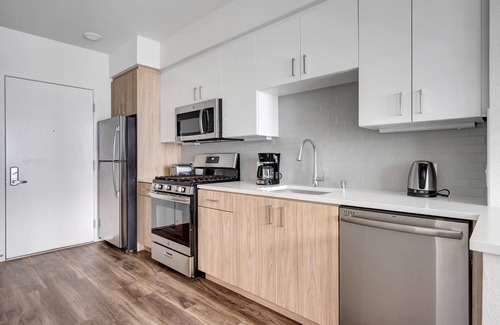Oakland Ave - Harrison St Apartamento | Hip Oakland Studio w/ Gym, Pool & AC, 2 min walk to Target, by Blueground