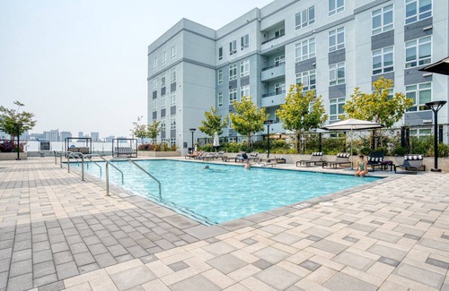 Oakland Ave - Harrison St Apartamento | Hip Oakland Studio w/ Gym, Pool & AC, 2 min walk to Target, by Blueground
