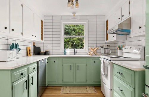 Becket Casa | Hip Renovated Mid Century 4 Bedroom on Long Bow Lake