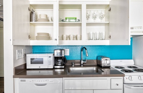 Studio City Apartamento | Hip Studio City Studio w/ Gym, Pool & W/D, near TJ & WF, by Blueground