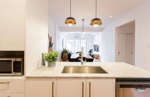 Little Italy Apartamento | Hip, Stylish Apartment in Little Italy by Den Stays A